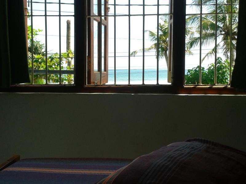 Polhena Coral Reef Resort マータラ エクステリア 写真
