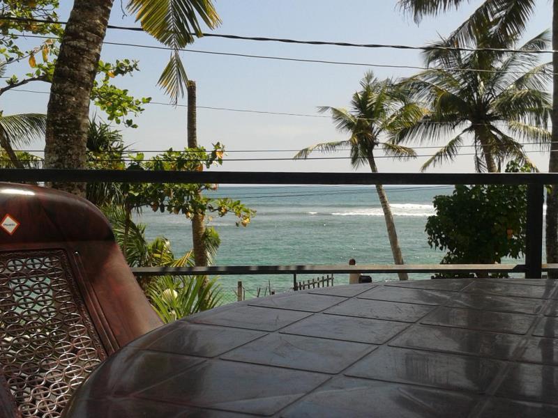 Polhena Coral Reef Resort マータラ エクステリア 写真