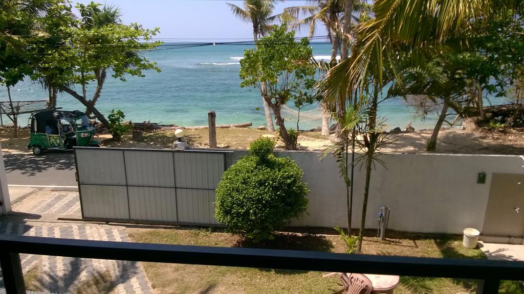 Polhena Coral Reef Resort マータラ エクステリア 写真